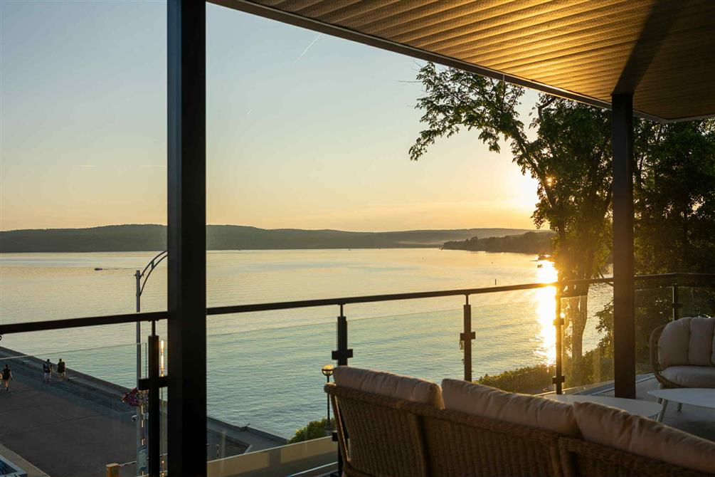 Vue du balcon 301 (&copy;La capitainerie du Lac Mégantic)