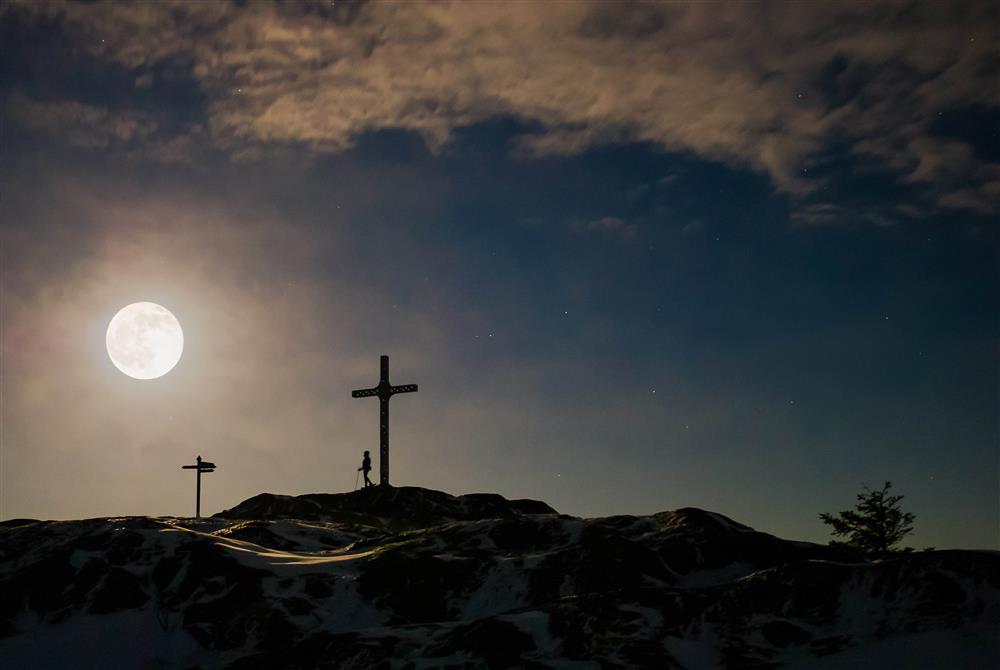 Raquette de nuit au Mont-Ham (&copy;Parc régional du Mont-Ham)