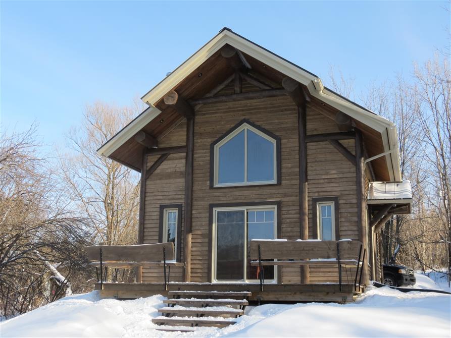 Aventures Évasion Estrie - Chalets Mégantic (&copy;AVENTURE ÉVASION ESTRIE INC.)