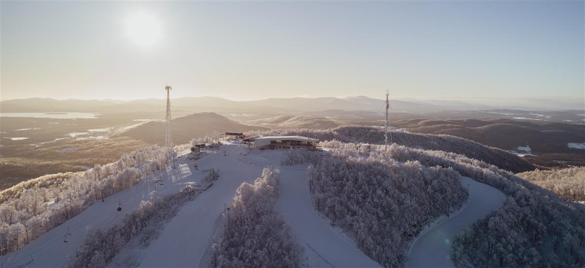 Chalet du Sommet (&copy;Bromont, montagne d'expériences)