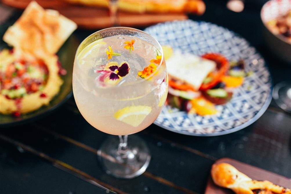 Plats et cocktail | bistro Kóz (&copy;Bistro Kóz)