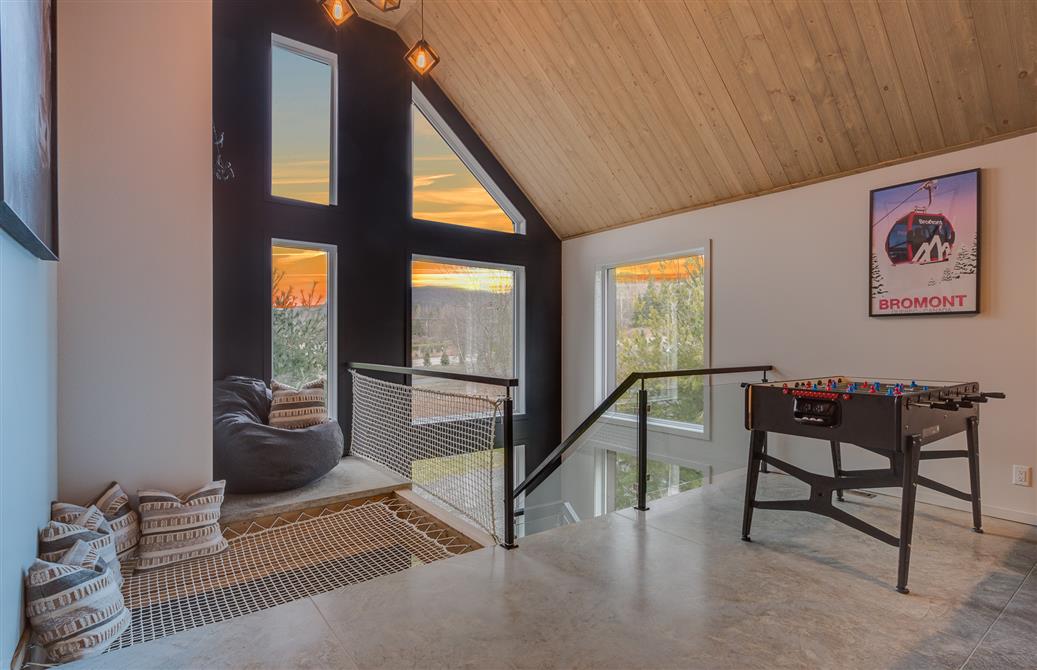 Lit hamac suspendu (&copy;Chalets Sô Lodges inc.)