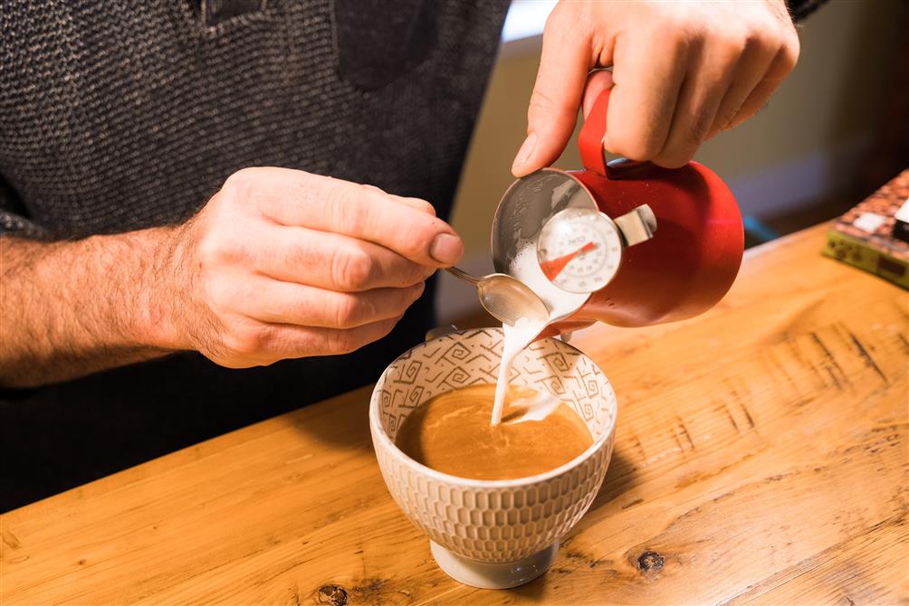Notre barista maison (&copy;Charles Dion Photographe)