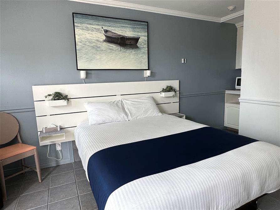 Chambre 2 (&copy;Motel Le Refuge)