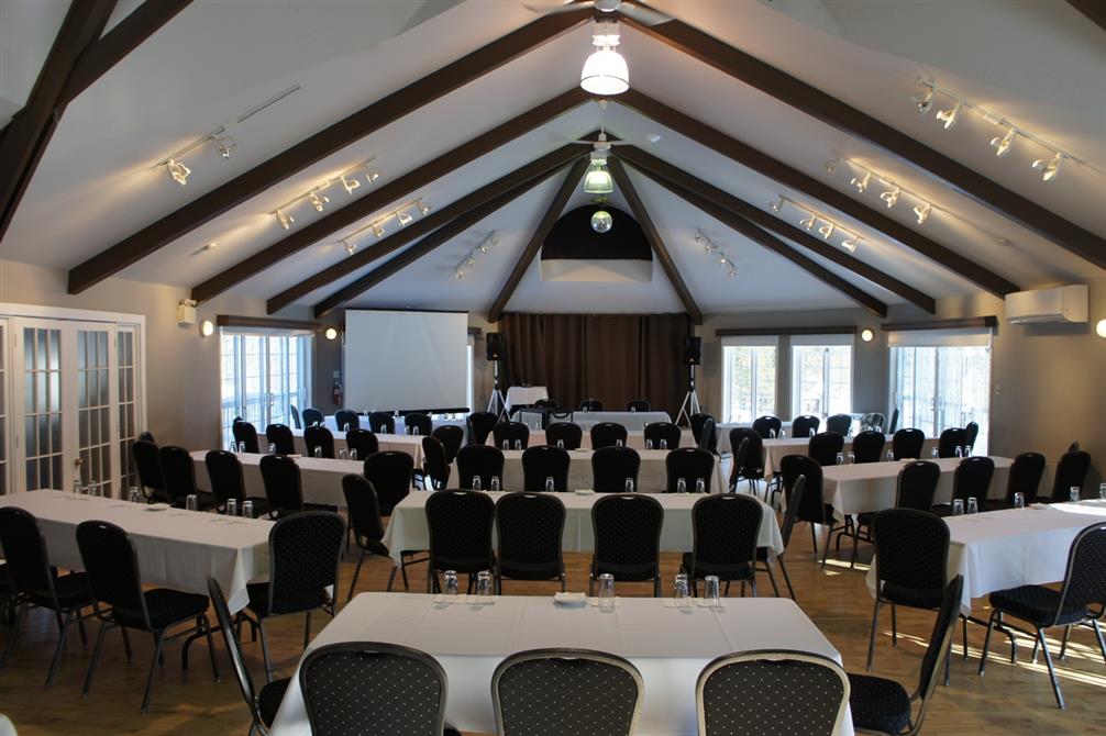 Salle Rose des Vents - Réunion (&copy;Centre de villégiature Jouvence)