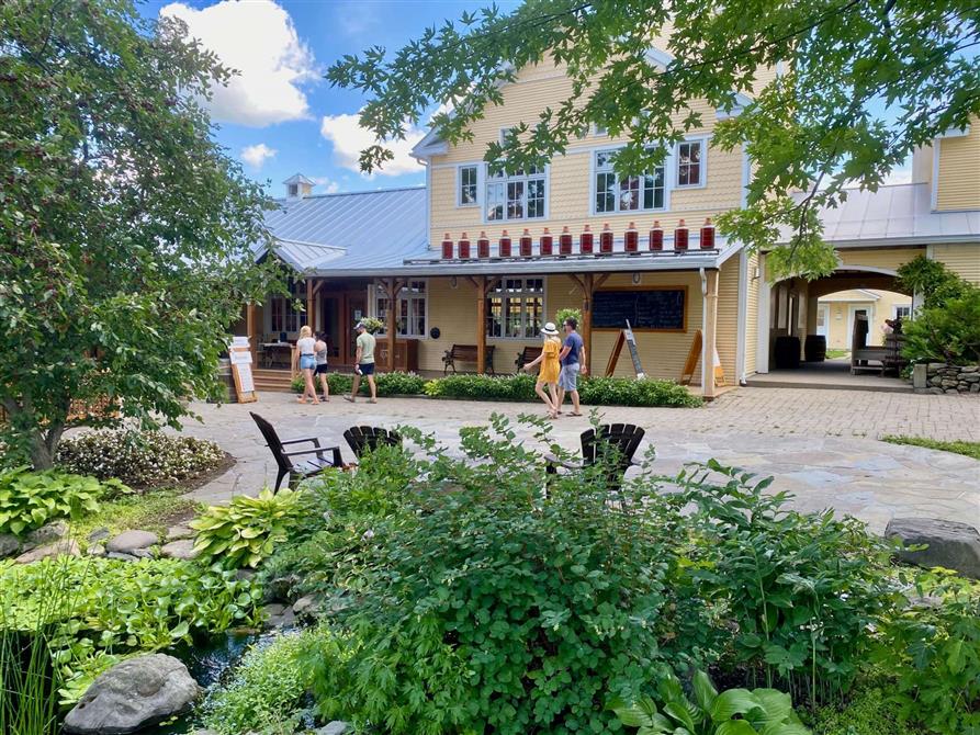 Entrée de la boutique (&copy;Vignoble de l'Orpailleur)